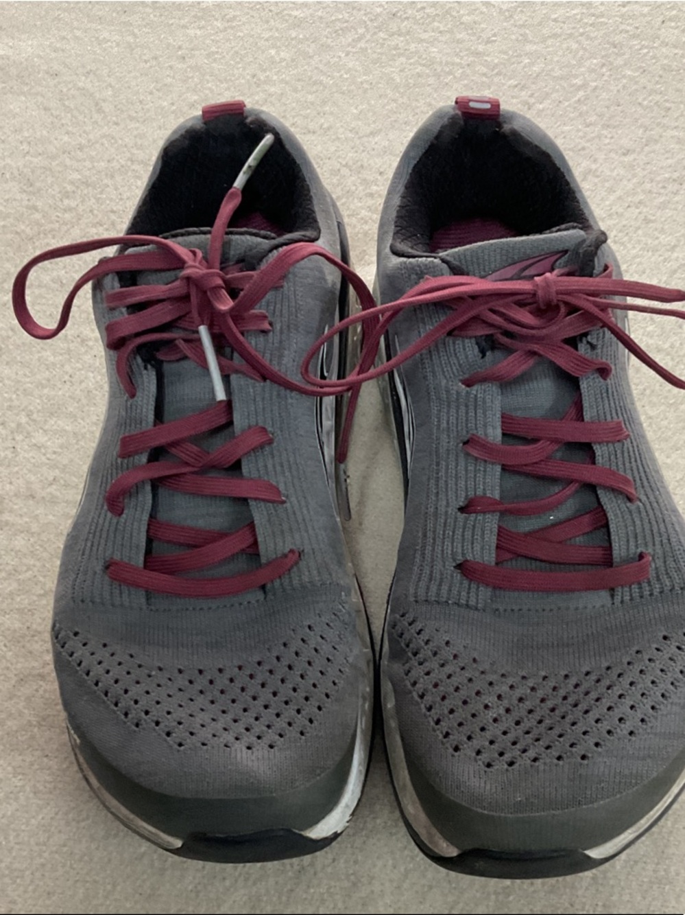 EGO Gray Athletic Sneakers with Burgundy Laces